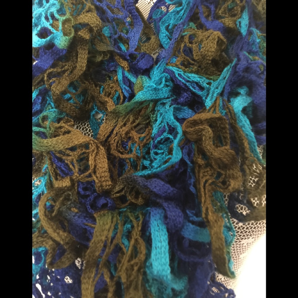Scarfs - Picture 3 of 3